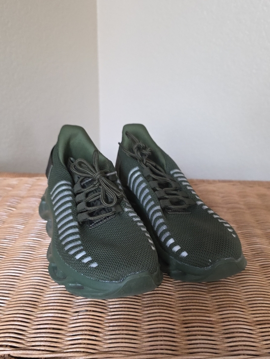 Shoes - Women's Knit Athletic Sneakers in Dark Green